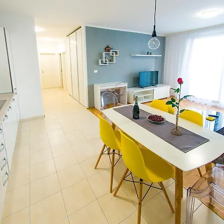 Rafael Apartment *